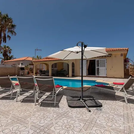 Naranjo Villa *