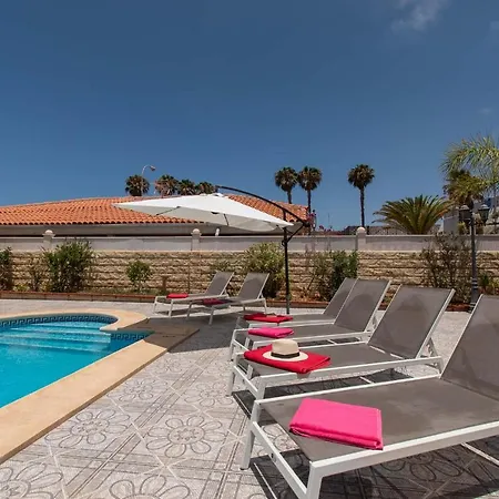 Naranjo Villa